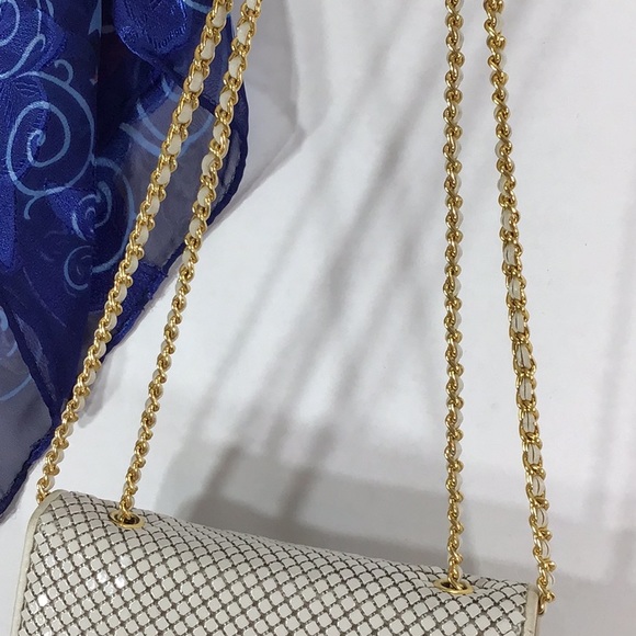 Whiting and Davis vintage white evening bag - Picture 3 of 14